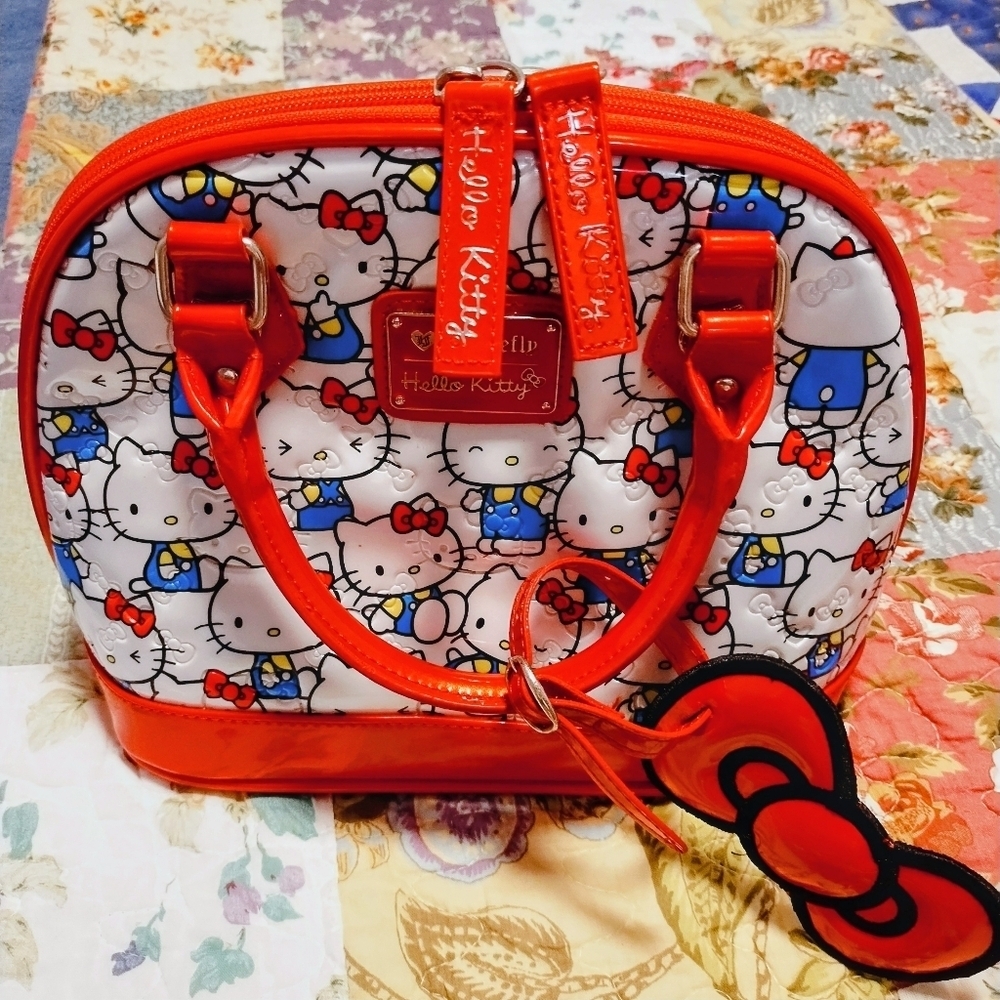 Loungefly Loves Hello Kitty Sanrio Embossed red Patent Dome Handbag - Picture 1 of 16